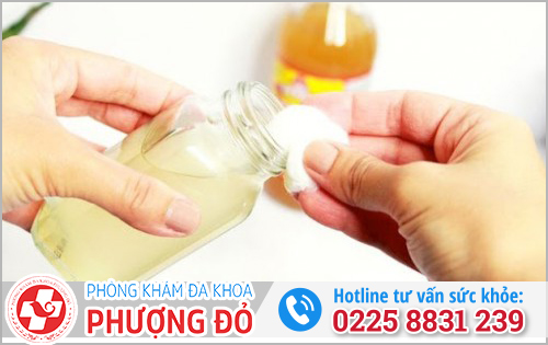 Chữa ngứa vùng kín nam bằng giấm táo