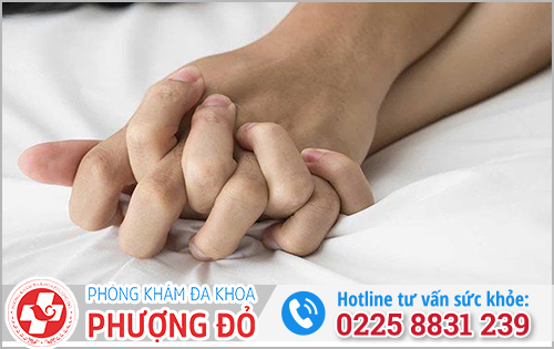 Chưa lột bao quy đầu có quan hệ được không?